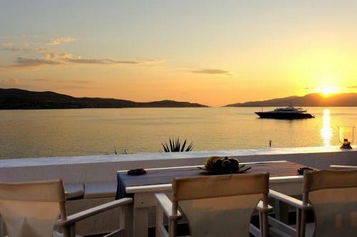 Eos Milos House