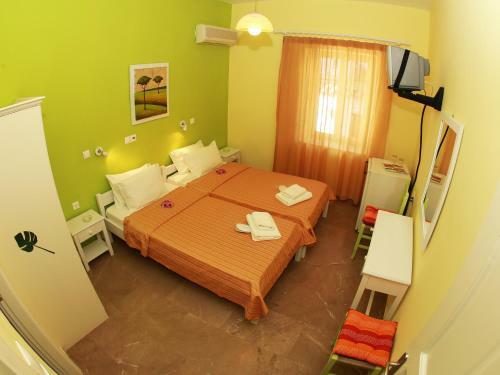 Hostal Theano Guesthouse