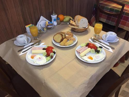 Hostal Bloutsos Rooms