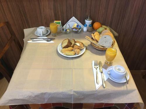 Hostal Bloutsos Rooms