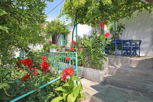 Spring Bliss Garden House