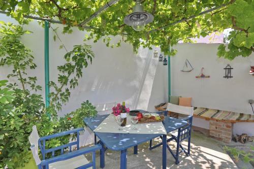 Spring Bliss Garden House