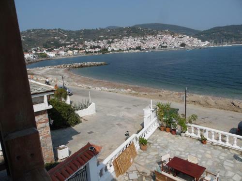 Hostal Villa Apostolis Studios