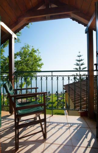 Zarkadis Beach Apartments