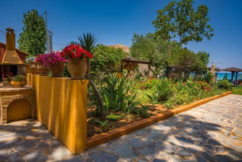 Zarkadis Beach Apartments