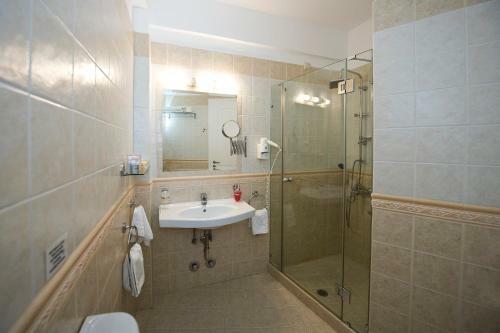 Ostria Hotel