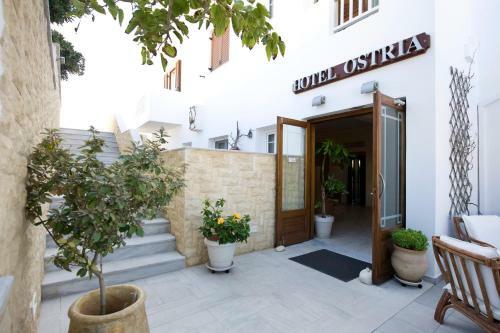 Ostria Hotel