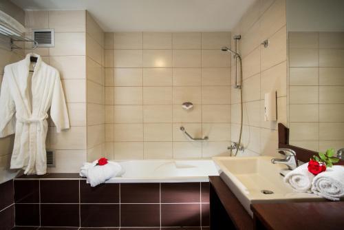 Blue Marine Resort And Spa Hotel - All Inclusive