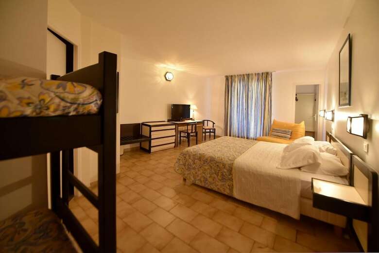 Hotel H�tel Le Subrini