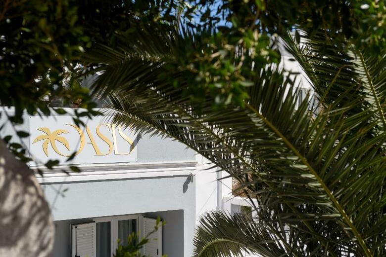 Oasis Hotel
