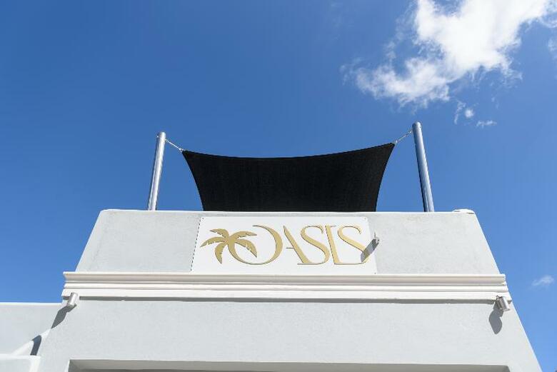 Oasis Hotel