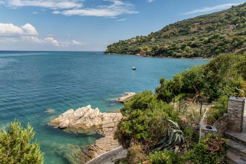 Lithalona Villas & Houses