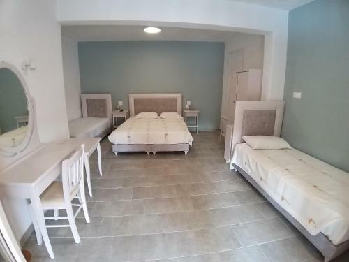 Kavos Hotel