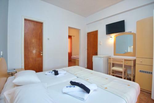Kavos Hotel