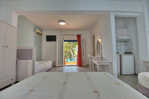 Kavos Hotel