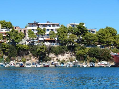 Kavos Hotel