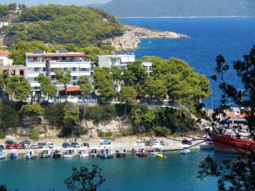 Kavos Hotel