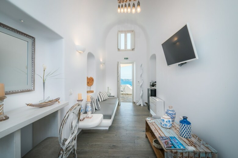 Hotel Angel Luxury Suites