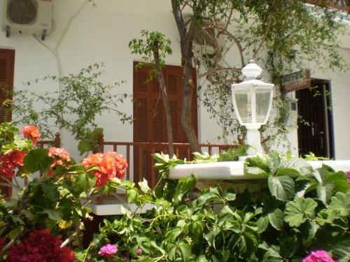 Hostal Hotel Maroulis
