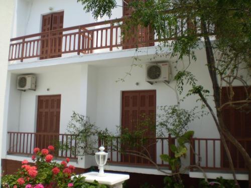 Hostal Hotel Maroulis