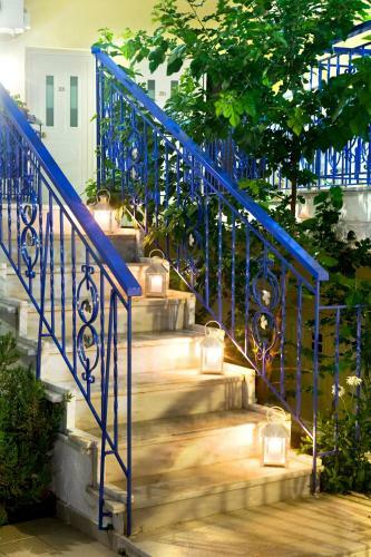 Stratos Hotel