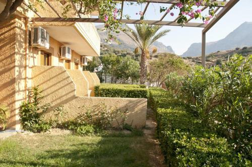 Lappa Hotel