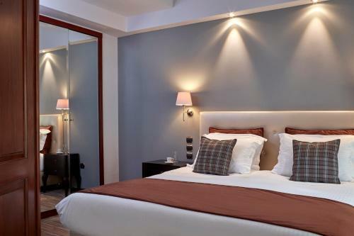 Ava Hotel And Suites