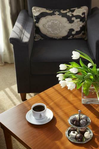 Ava Hotel And Suites