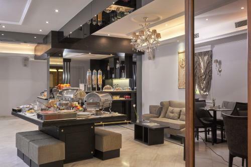 Ava Hotel And Suites