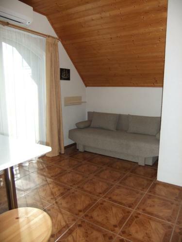 Lili Apartman