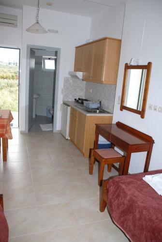 Elpida Apartments