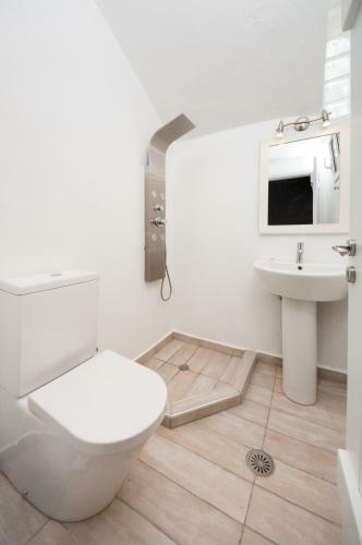 Depis Place And Apartments