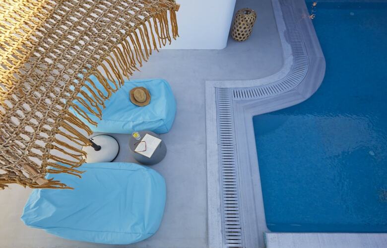Eolia Kamari Villa