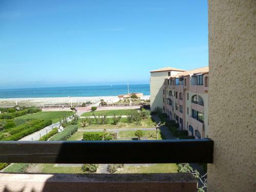 Apartment Front De Mer.8