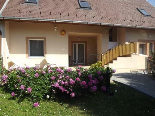 Napsug�r Apartmanh�z
