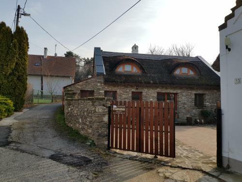 Hostal Centrum Vend�gh�z