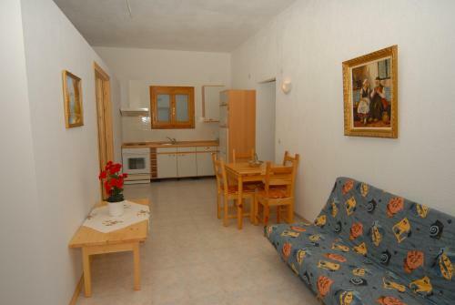 Aparthotel Villa Zaharo And Lilian Apartments
