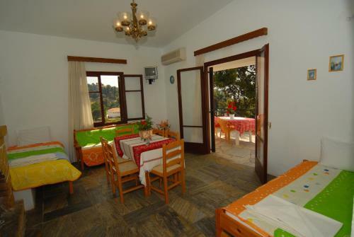 Aparthotel Villa Zaharo And Lilian Apartments