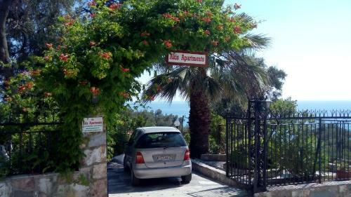 Akis Apartments