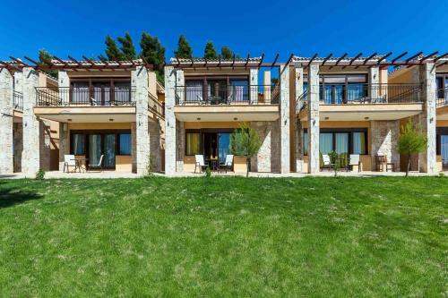 Akritas Ef Zin Villas & Suites