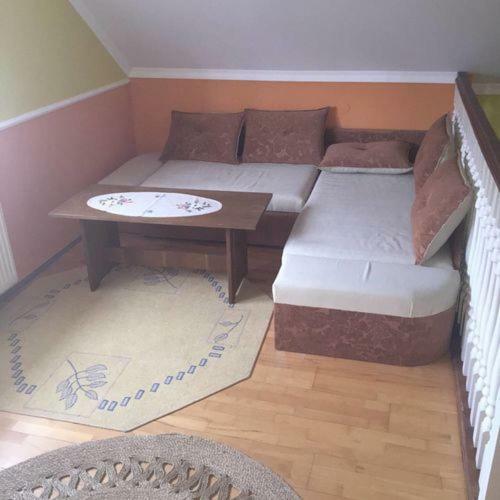 Ili Vend�gh�z