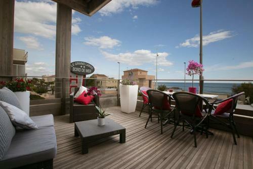 Le Grand Large Bord de Mer Hotel & Apartment