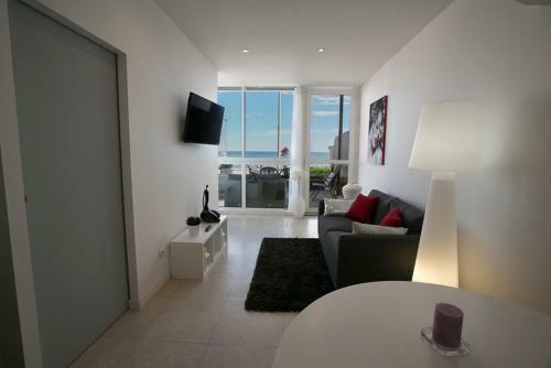 Le Grand Large Bord de Mer Hotel & Apartment