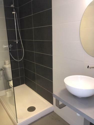 Le Grand Large Bord de Mer Hotel & Apartment
