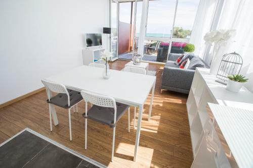 Le Grand Large Bord de Mer Hotel & Apartment