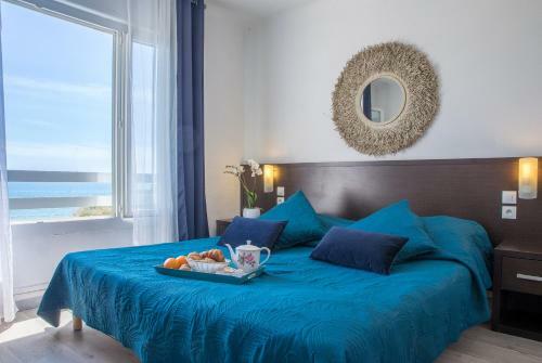 Le Grand Large Bord de Mer Hotel & Apartment