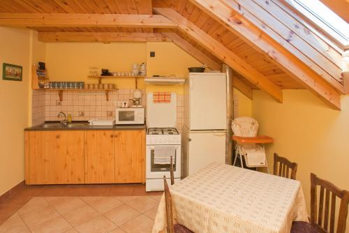 Hostal H�cza Vend�gh�z
