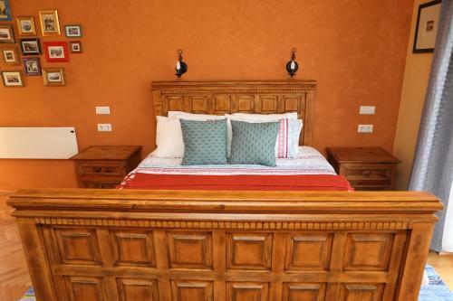 Hostal Corona Villa