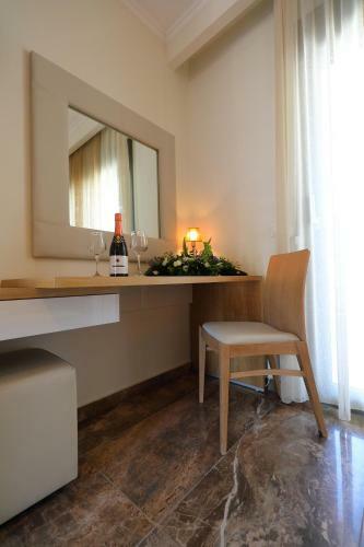 Hostal Artemis Plaza