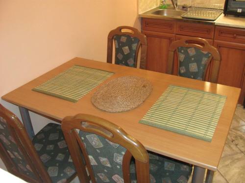 K�roly Apartments